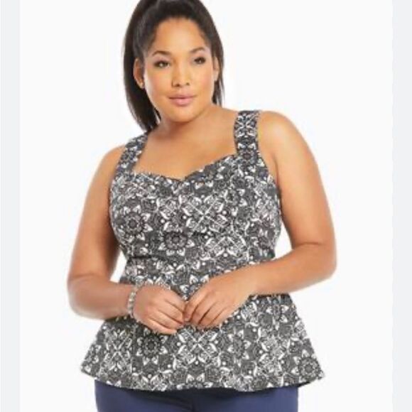 Torrid Black White Lace Print Sweetheart Peplum Top w/ Back Zipper-Size 2=2X - Picture 15 of 16